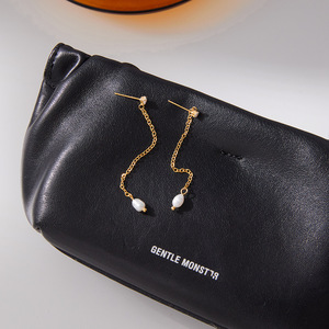 ต่างหูระย้าดีไซน์หรูหราประดับมุกน้ำจืดและเพชรซิคอน พร้อมสายโซ่ทอง เหมาะสำหรับใส่ทุกวัน - Product Image 4