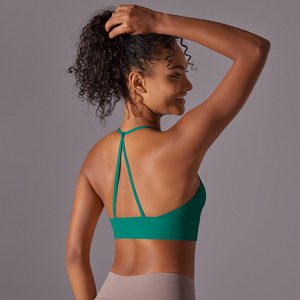 Soutien-gorge de sport pour femme, col halter en U, bretelles fines en T, coussinets amovibles, soutien léger, idéal pour le Pilates, le yoga et la course à pied, haut court athlétique. - Product Image 1