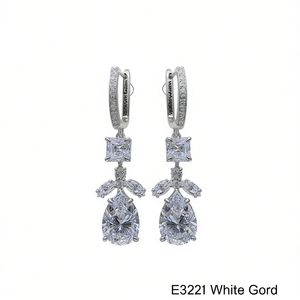 Boucles d'oreilles en or blanc E3221 avec diamants taille poire, style classique pour mariage, pour femme - Product Image 1