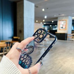 Funda protectora para teléfono con diseño de cisne de diamantes brillantes, protector de lente, carcasa de TPU plateada para <span class=keywords><strong>iPhone</strong></span> <span class=keywords><strong>11</strong></span> 12 13 14 15 <span class=keywords><strong>Pro</strong></span> Max. - Product Image 2