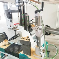 Tour à bois multifonctionnel CNC Mustang MT1530W avec moteur 4 kW et logiciel AutoCAD pour la fabrication de rampes d'escalier et de pieds de meubles