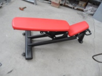 Banc de sécurité réglable en acier équipement de gymnastique à plaques multi-fonctions avec fonctions de musculation pour la poitrine, le dos, les bras et les jambes