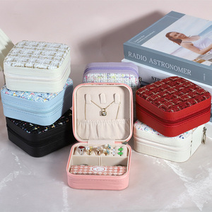 Étui de rangement portable pour bijoux de petite taille avec motifs quadrillés – Vente en gros d'étuis à bijoux de haute qualité - Product Image 3