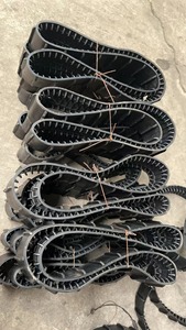 Venta al por mayor pequeño modelo de robot de pista de goma natural correa de goma oruga piezas de maquinaria de construcción hechas en China - Product Image 3