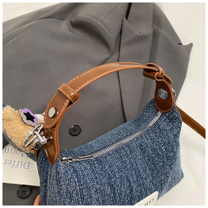 <span class=keywords><strong>Borsa</strong></span> a <span class=keywords><strong>Tracolla</strong></span> in Denim Ispirata al Vintage con Motivo Orso, <span class=keywords><strong>Borsa</strong></span> Casual da Donna con <span class=keywords><strong>Tracolla</strong></span> Staccabile, Stile Hobo - Product Image 4