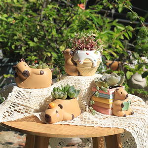 Kapibara da giardinaggio all'aperto e Set decorativo da tavolo creativo vaso di fiori carnoso in resina divertente piantatrice capibara - Product Image 2