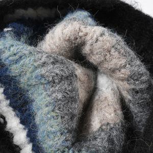 Chapeau tricoté chaud d'hiver pour femme, chapeau bob personnalisé en mohair rayé arc-en-ciel - Product Image 3