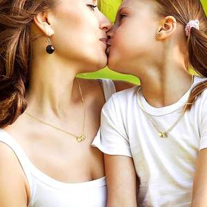 Nuovo arrivo pendolarismo giornaliero popolare catena di clavicola in rame dolce cuore d'oro con 26 lettere collana regalo per donna - Product Image 3