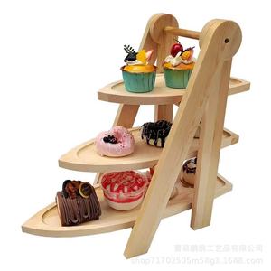 Soporte de madera para postres, plato de exhibición de pasteles de madera maciza plegable de tres niveles para decoración de mesa de fiesta, uso en cumpleaños - Product Image 4