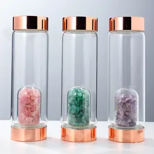 Nouveauté Bouteille d'eau en cristal avec couvercle en acier inoxydable Logo personnalisé Cristaux Énergie Bouteille d'eau en quartz avec pierres précieuses