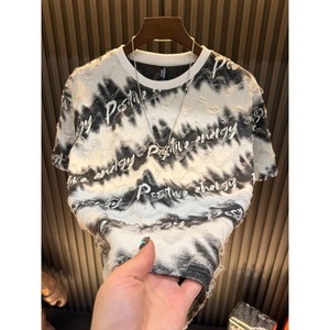 Camiseta Texturizada Tie Dye para Hombre <span class=keywords><strong>con</strong></span> Estampado de Letras en Relieve 3D, Corte Ajustado, Manga Corta, Estilo Casual - Product Image 3