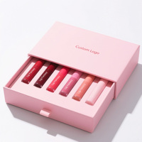 Ensemble d'emballage cadeau magnétique personnalisé avec logo, finition mate, couverture rigide en carton, rouge à lèvres et brillant à lèvres, boîte rigide en papier