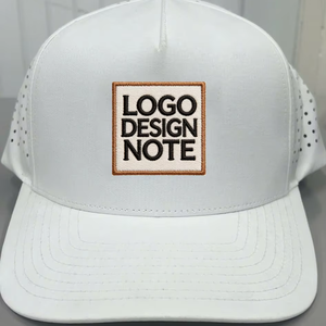 Gorra de Golf Personalizada al por Mayor con Corte Láser, 5 Paneles, Poliéster Impermeable, con Logotipo de Parche Tejido Personalizado - Product Image 1