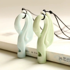 Sifflet en céramique en forme de cygne, mini, glaçure céladon unie, collier, jouet musical, souvenir touristique, cadeau pour enfants - Product Image 1