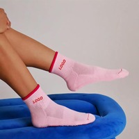 Chaussettes de Pilates en coton haut de gamme personnalisées avec motifs mignons, respirantes et absorbant la transpiration – Indispensables pour la gym