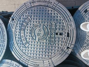 Dongheng 전문 제조 업체 도난 방지 라운드 연성 철 맨홀 커버 안티 정착 맞춤형 모델 - Product Image 4