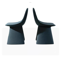 Chaise de salle à manger élégante, durable et moderne avec design ergonomique, revêtement en daim vert, pieds en métal, OEM pour la maison, le bureau et l'hôtel