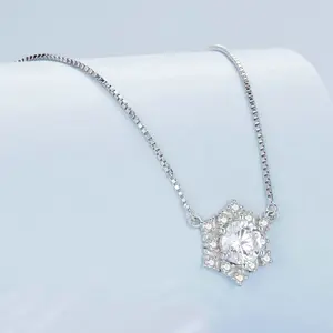 Hot Trendy Woman Gift Jewellery 925 Sterling Silver Micro Pave Cubic zirconia Geometry Snowflake Pendant Necklace