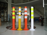 Poste Delimitador de Seguridad de 1 Metro, Material PE Rojo, con Resorte de Retorno Automático, para Borde de Carretera