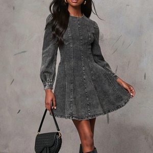 Elegante Abito in Denim a Maniche Lunghe da Donna con Dettaglio a Contrasto in Vita - Product Image 2