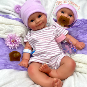 ตุ๊กตาซิลิโคนแบบเปิดปากสัมผัสนุ่มเหมือนจริง ขนาด 20 นิ้ว รุ่น Maddie พร้อมจุกนมหลอก รูปร่างสมจริงทั้งตัว ล้างทำความสะอาดได้ - Product Image 1