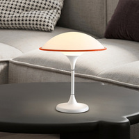 Lampe de table soucoupe spatiale minimaliste moderne danoise avec abat-jour en dôme pour salon chambre ou table de chevet d'étude