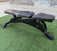 Banc de musculation réglable multifonctionnel pour la musculation, les sit-ups et l'entraînement en salle de sport
