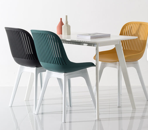 Chaise de salle à manger moderne en plastique léger et écologique avec dossier perforé pour la maison, l'école et les restaurants - Product Image 5