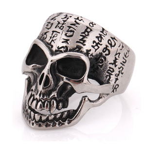 Anillo de Acero de Titanio con Diseño de Calavera para Hombre, Joyería de Halloween, Forma Geométrica, Color Acero - Product Image 1