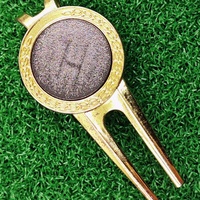 Outil de réparation de divots de golf en alliage de zinc avec marqueur de balle, accessoires de golf durables pour l'entretien du terrain