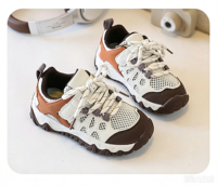 Baskets respirantes en maille pour enfants, logo personnalisé OEM ODM, fermeture Velcro réglable, embout anti-collision, semelle robuste antidérapante, pour tout-petits, extérieur