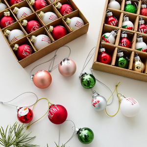 Boules de Noël miniatures 2,5/3,0 cm, 20 pièces, couleurs assorties, bonhomme de neige, voiture rouge, imprimé Noël, paillettes, décoration d'arbre de Noël - Product Image 4