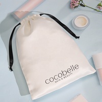 Pochette cadeau en satin de haute qualité, logo personnalisé imprimé, perruque, vêtements, produits de soin de la peau, cosmétiques, sac en satin de soie avec cordon de serrage