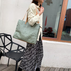 Sac fourre-tout tendance et imperméable pour femme, grand format, en papier kraft, à bandoulière, pour le quotidien, avec fermeture éclair, nouvelle collection, offre spéciale - Product Image 3