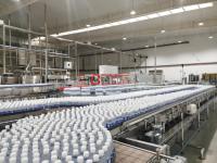 Complete Waterproductielijn Op Maat Gemaakt Ontwerp Van De Waterinstallatie Voor Blazen/Waterbehandeling/Vulling/Etikettering/Verpakking
