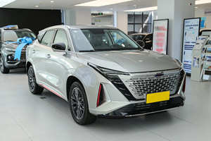 Changan oshan <span class=keywords><strong>Z6</strong></span> 2.0ตันรถ300Nm 200kmh 5ประตู5ที่นั่ง Changan Auto เบนซินขนาดกะทัดรัด - Product Image 3
