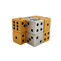 Vente en gros de dés de jeu D6 personnalisés de 16 mm, dés en métal à faces colorées avec bouteille en plastique pour jeux de table