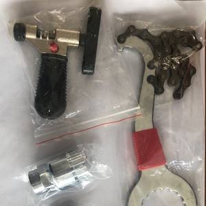 Kit d'outils de réparation de vélo, ensemble de 5 valves en alliage d'aluminium avec leviers de pneu et patchs pour vélo de route et de montagne - Product Image 3