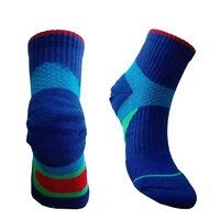 Chaussettes athlétiques Logo personnalisé Chaussettes pour hommes Vêtements de sport Chaussettes de compression en nylon pour la course à pied