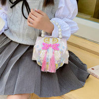 Sac bandoulière brodé style chinois pour filles, avec poignée en perles et pompon, idéal pour les fêtes et l'usage quotidien des tout-petits - Vente en gros