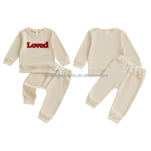 Conjunto de Ropa Infantil con Bordado Personalizado de Bajo Pedido Mínimo, Sudadera con Bordado de Letras para el Día de San Valentín, Pantalones Deportivos, Ropa de Otoño - Product Image 5