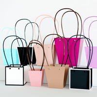 Panier en papier portable pour fleuriste, emballage de bouquet, boîte à fleurs avec poignée pour roses fraîches, vente en gros