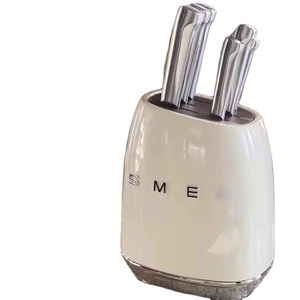 Ensemble de couteaux de cuisine professionnels, lames en acier inoxydable de haute qualité, poignées ergonomiques pour les chefs et les cuisiniers amateurs - Product Image 1