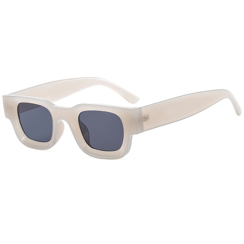 88932-C2-Eau trouble blanche