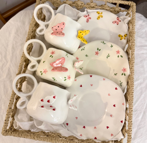 كوب قهوة خزفي كوري أنيق سعة 270 مل مع صحن، مزين يدويًا برسومات الفراشات، مثالي كهدية - Product Image 1