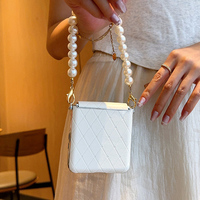 Funda Plegable para Teléfono con Diseño de Cuadrícula de Rombo, de Cuero, con Brazalete de Perlas, Marco Dorado Electrochapado, Resistente a Impactos