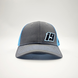 Gorra de camionero Richardson 112 de malla transpirable de color sólido ligeramente curvada con logotipo personalizado, estilo hip hop y diseño de espiga. - Product Image 5