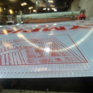 <span class=keywords><strong>Serre</strong></span> en <span class=keywords><strong>polycarbonate</strong></span> durable à double couche avec un design moderne. Les matériaux de construction sont fabriqués à partir de panneaux alvéolaires - Product Image 4