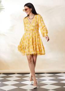 Femmes décontracté élégant jaune solide haut d'été décontracté col décolleté sans manches mince tissu respirant disponible grandes tailles - Product Image 4