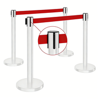 Barrière de contrôle des foules rétractable en acier inoxydable blanc avec ceinture rouge, facilement assemblable, revêtement en poudre écologique pour